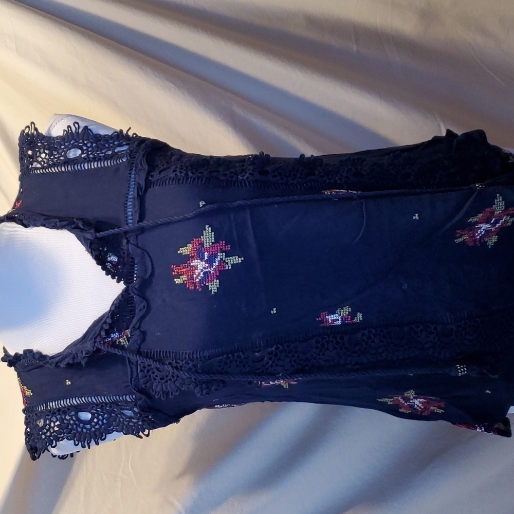 Pale Sky Floral and Lace Top SZ MD